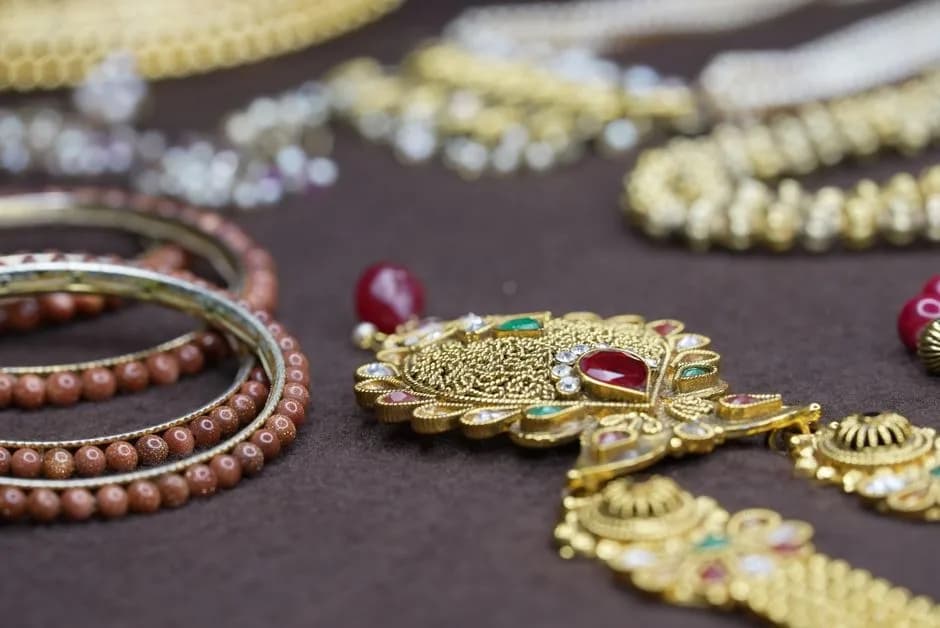 Jaipur Kundan Emerald Drop Hasli