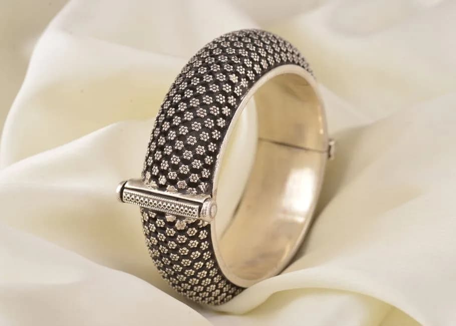 Antiqued Temple Silver Kada Bangle