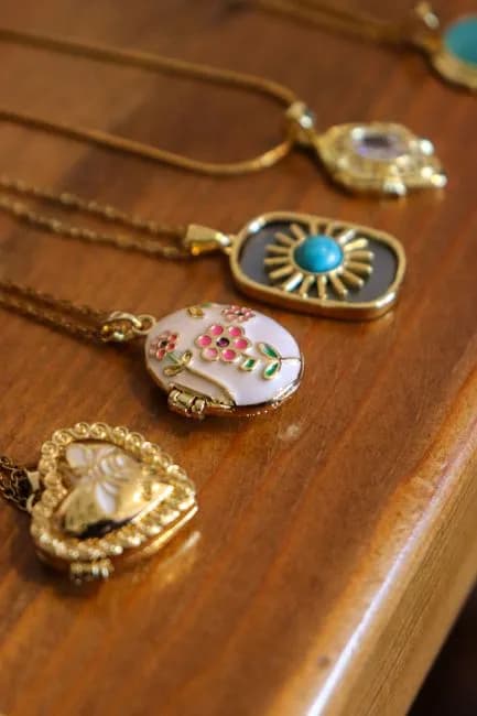 Meenakari Floral Pendant Cord Necklace